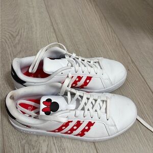 adidas women’s size 8  White Sneakers with Red Stripes and Minnie Graphic